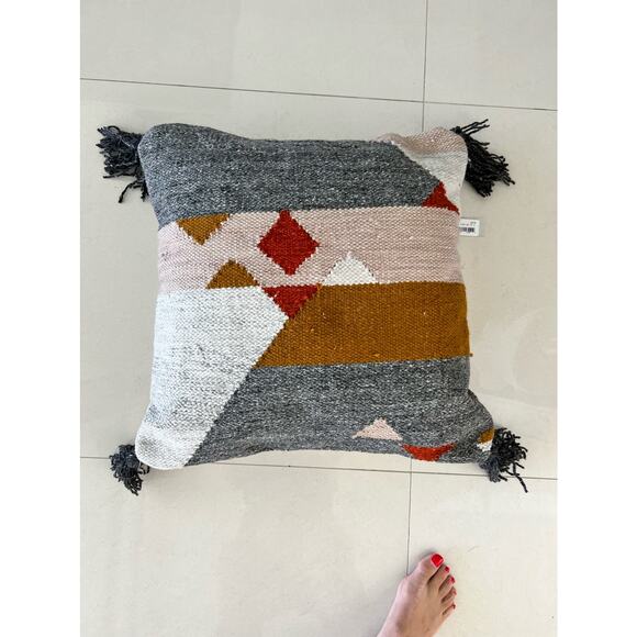 Jada Outdoor Pillow Set NWT - Picture 4 of 8